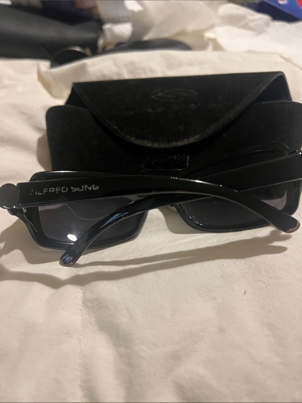 ALFRED SUNG Women's Black Rectangle Sunglasses - Picture 2 of 8